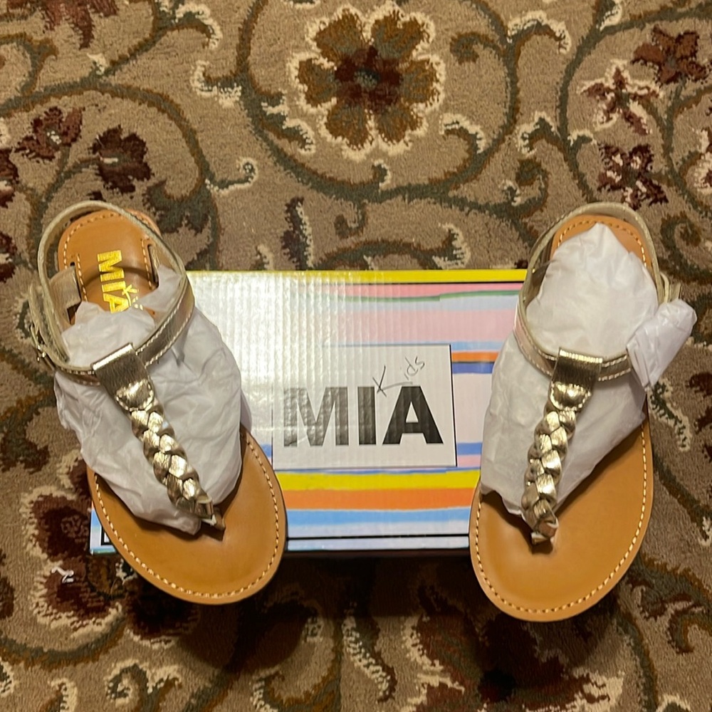 New in box girls MIA gold sandals